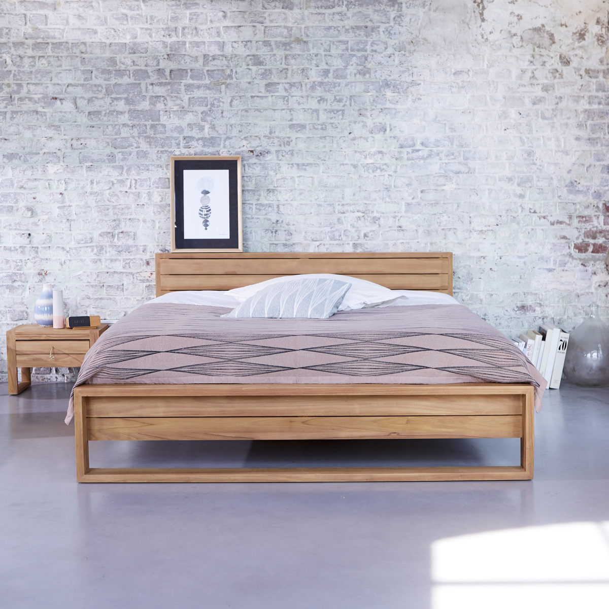 Lit en teck massif 160x200 Minimalys Lit en teck massif 160x200 Minimalys