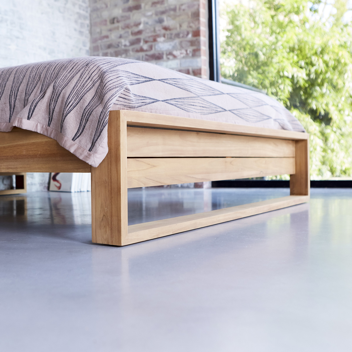 Lit en teck massif 160x200 Minimalys Lit en teck massif 160x200 Minimalys