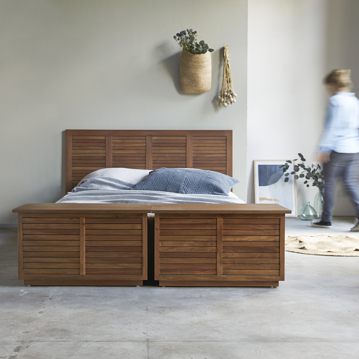 Loggia solid mahogany Chest Loggia solid mahogany Chest
