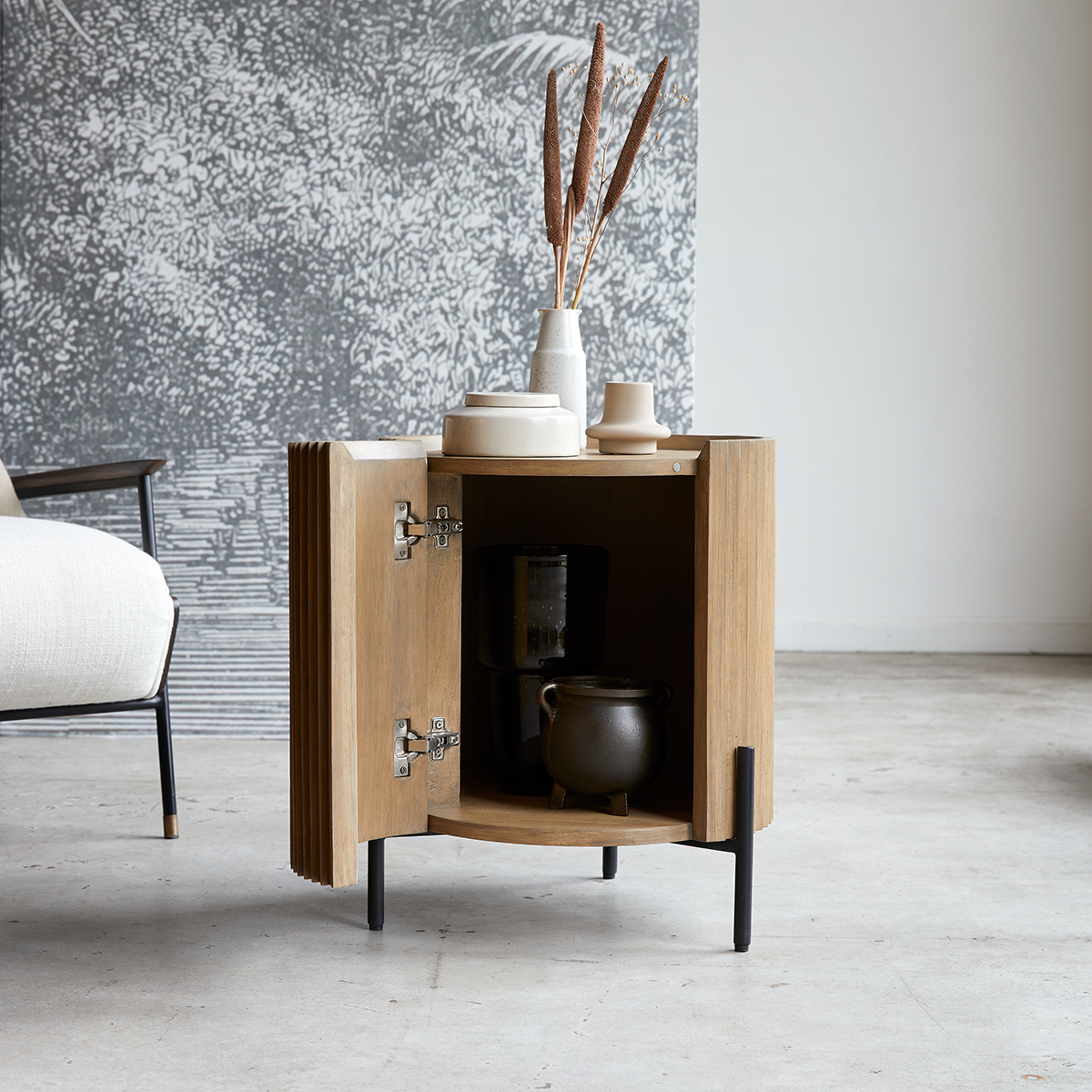 Lou mindi wood side table Lou mindi wood side table