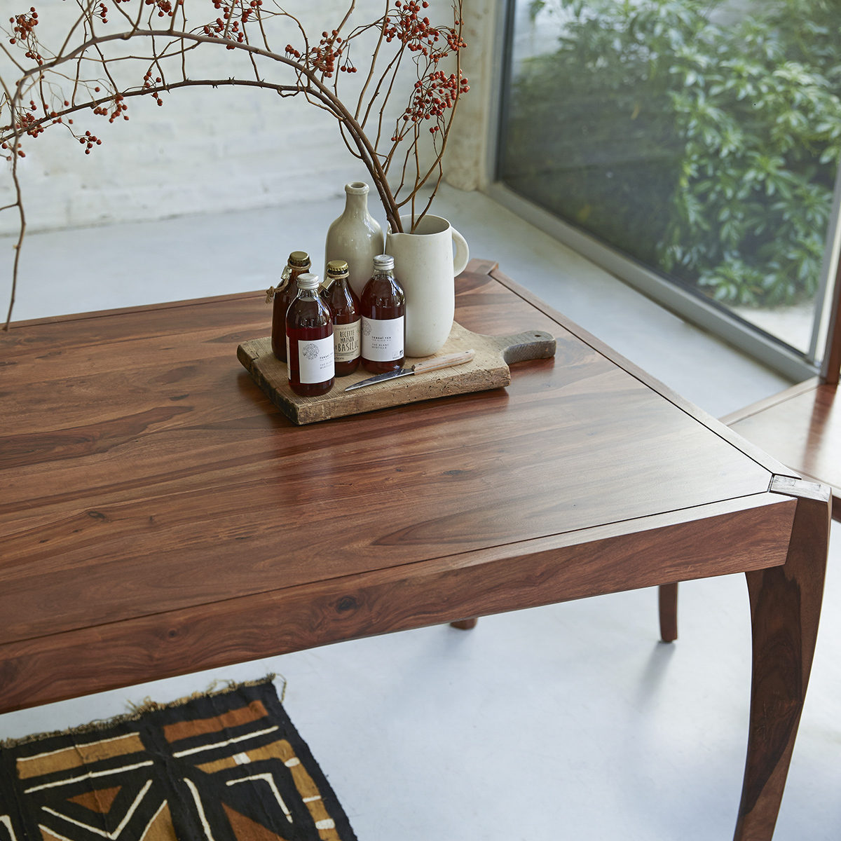 Mesa de comedor 180x90 en palisandro macizo Luna Mesa de comedor 180x90 en palisandro macizo Luna