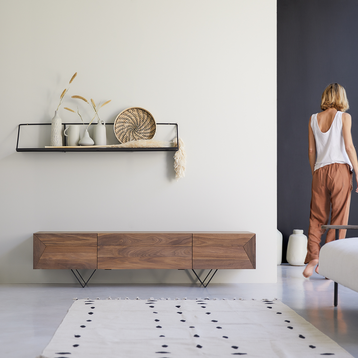 Metric solid walnut TV Stand 175 cm Metric solid walnut TV Stand 175 cm