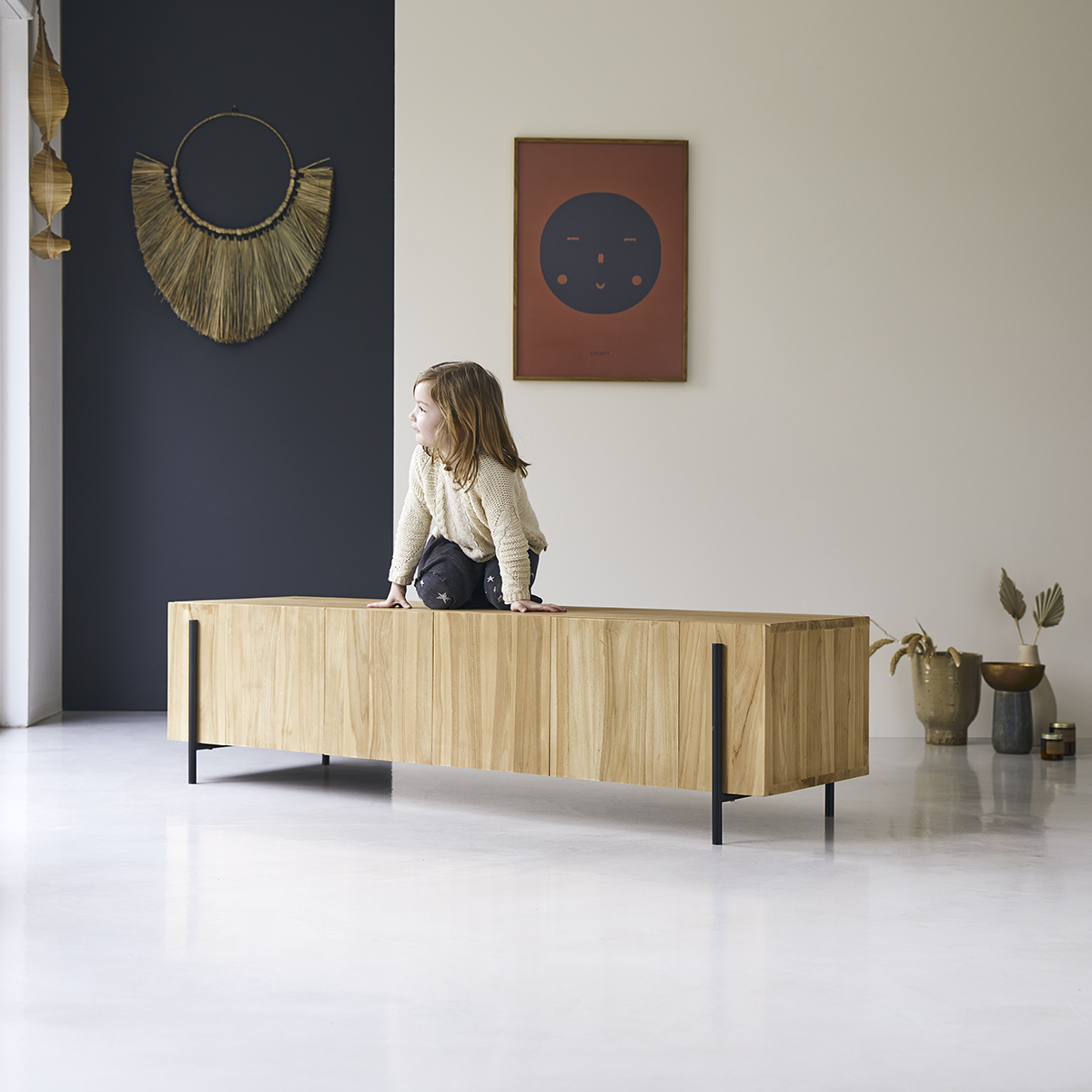 Meuble TV bas en teck massif Honorine 170 cm Meuble TV bas en teck massif Honorine 170 cm