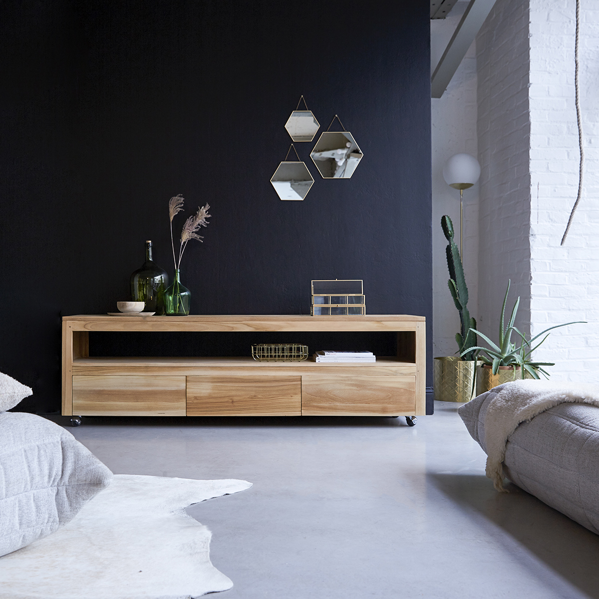 Meuble TV en teck massif Anoa 180 cm Meuble TV en teck massif Anoa 180 cm