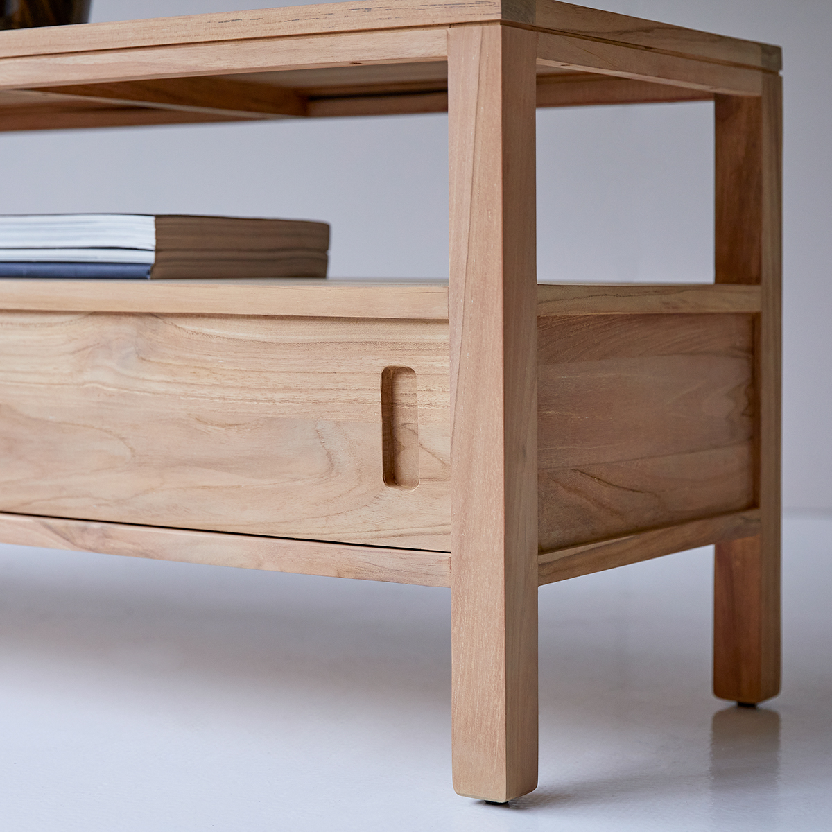 Meuble TV en teck massif Anton 130 cm Meuble TV en teck massif Anton 130 cm