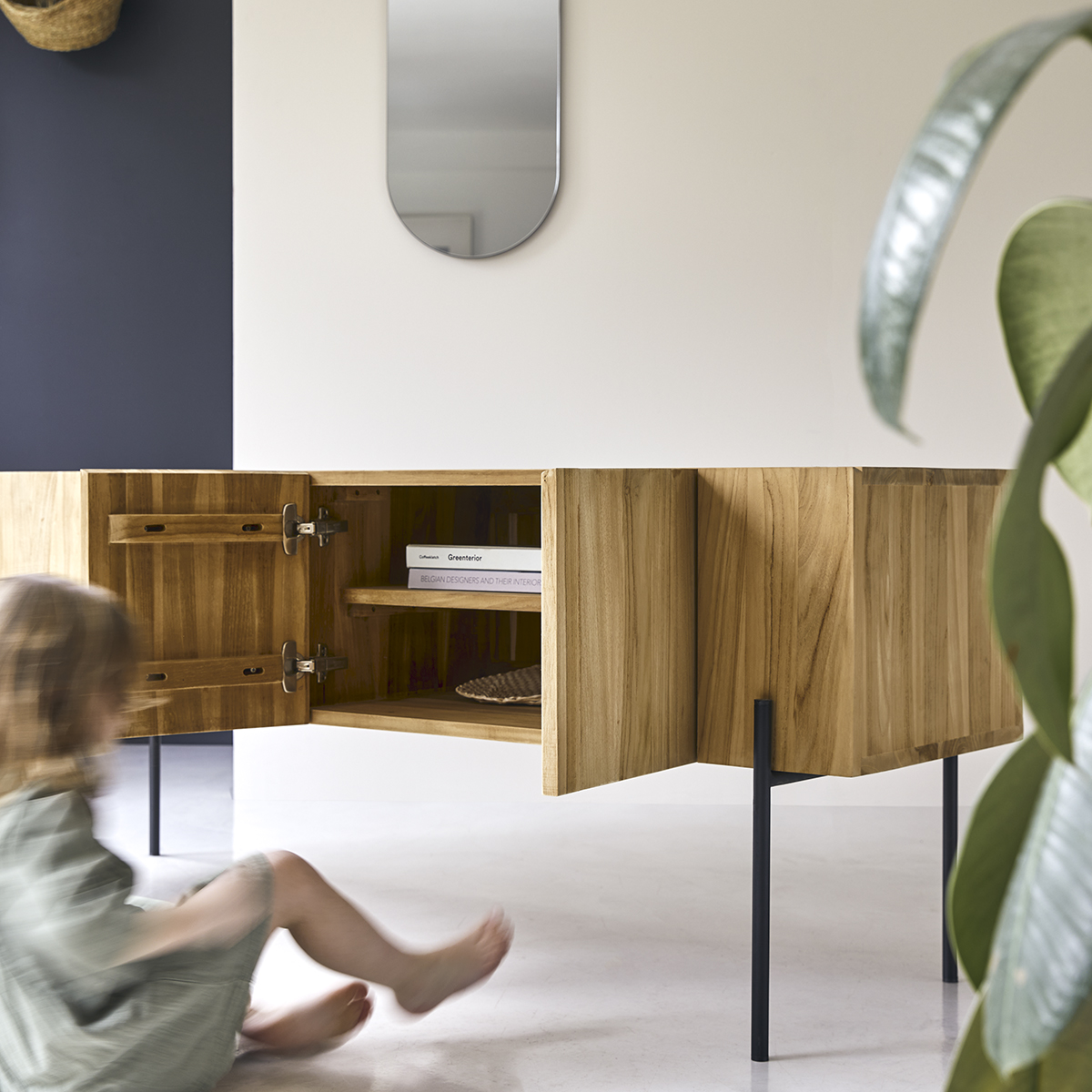 Meuble TV haut en teck massif Honorine 170 cm Meuble TV haut en teck massif Honorine 170 cm