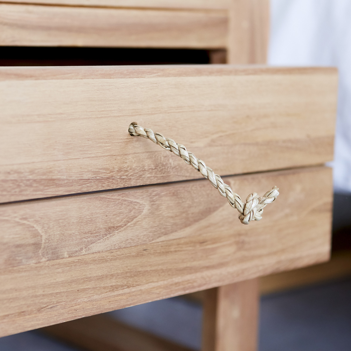 Nachttisch aus massivem Teakholz Minimalys Nachttisch aus massivem Teakholz Minimalys