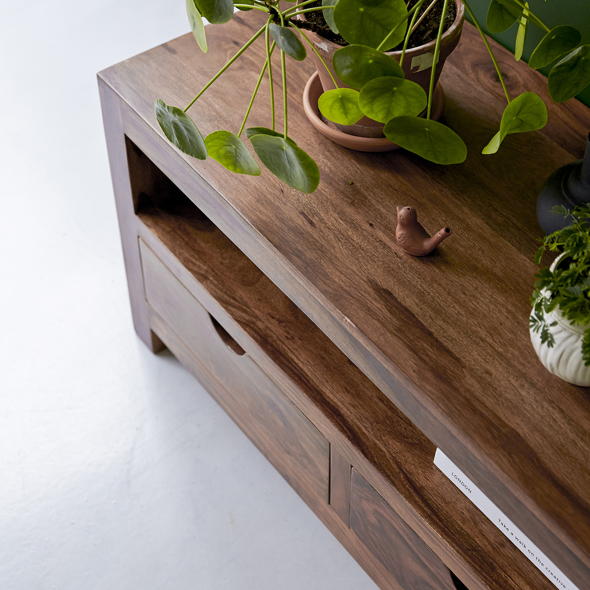 Oliver solid sheesham TV Stand 200 cm Oliver solid sheesham TV Stand 200 cm