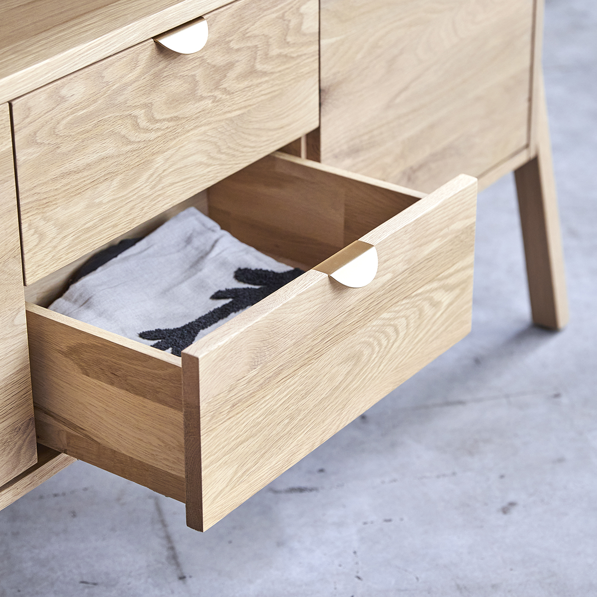 Pola solid oak sideboard 140 Pola solid oak sideboard 140