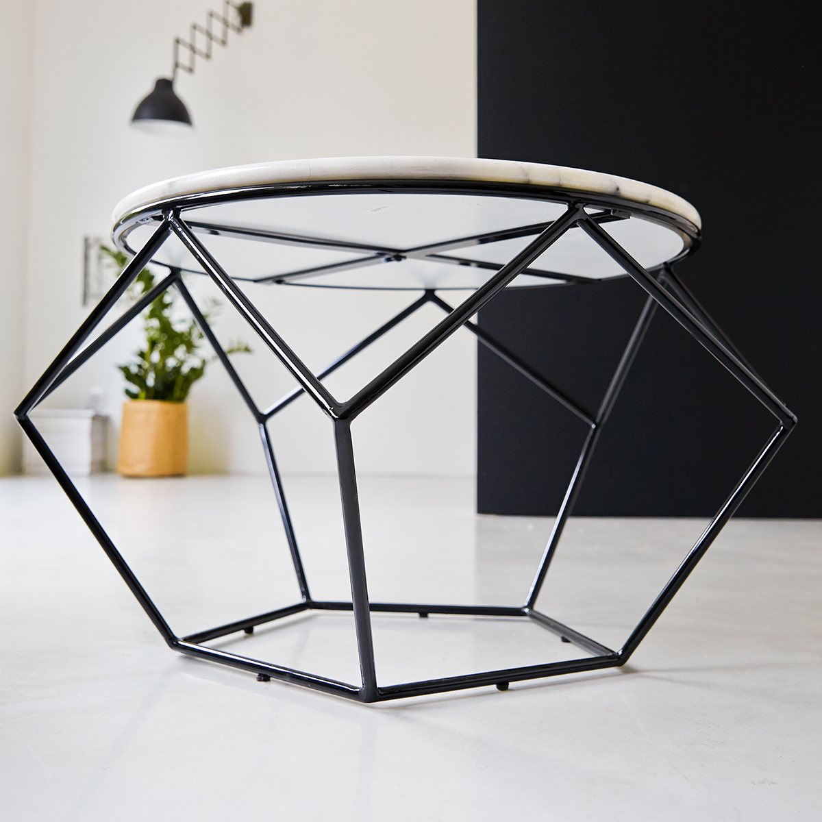 Round White Marble and Metal Coffee Table Round White Marble and Metal Coffee Table