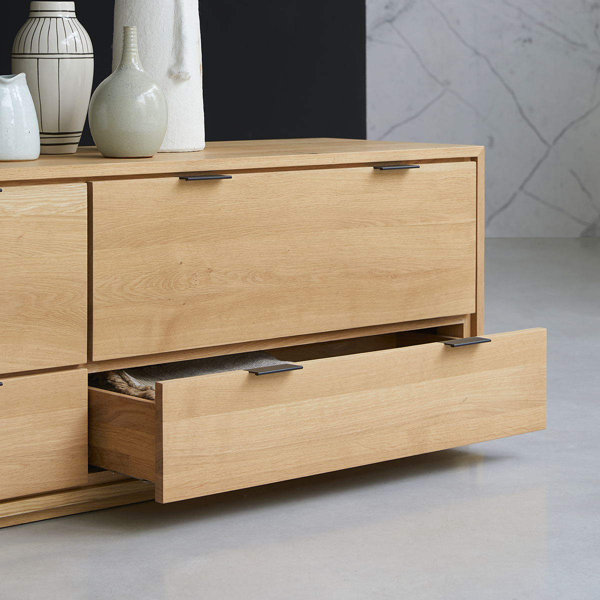Senson solid oak TV Stand 180 cm Senson solid oak TV Stand 180 cm