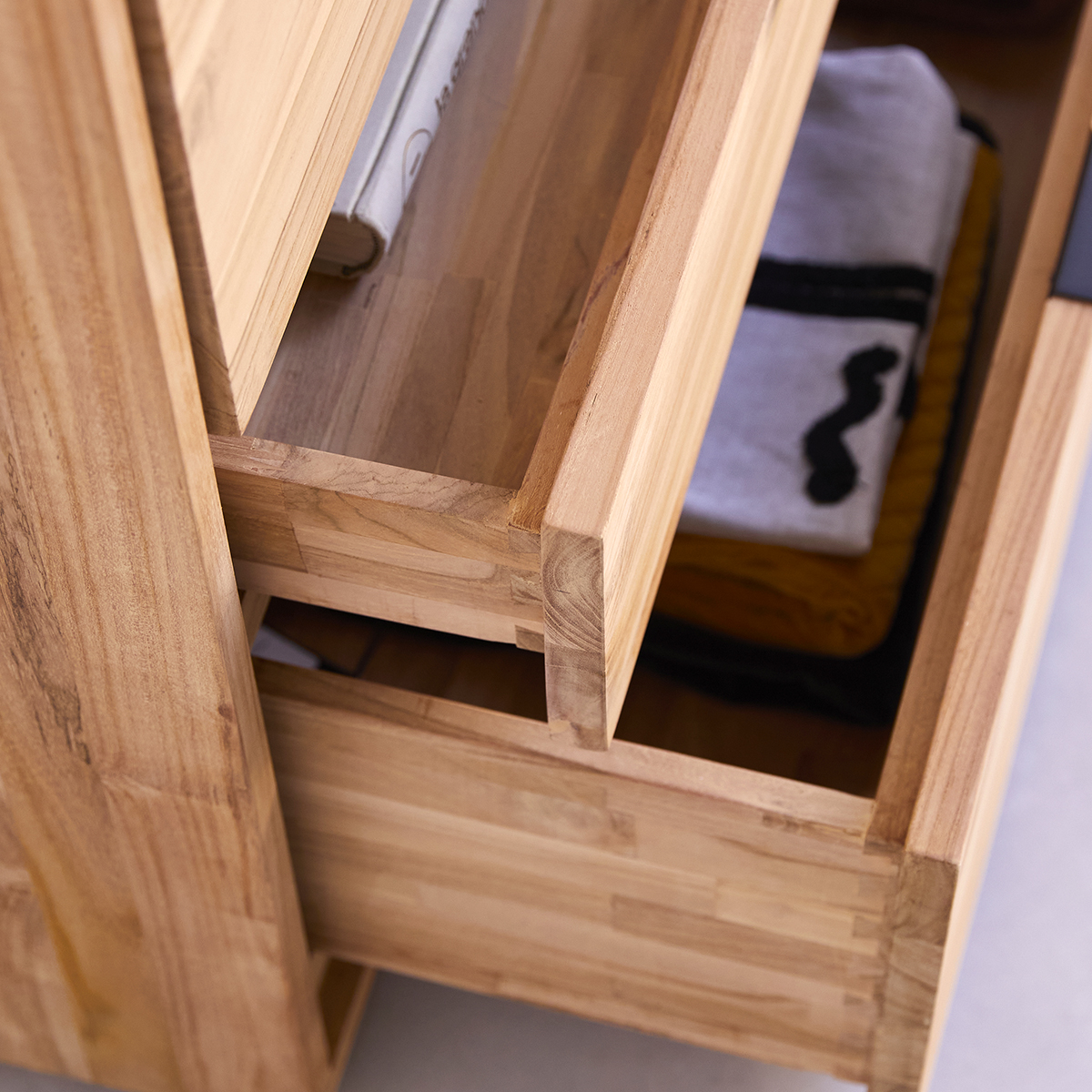 Senson solid teak chest of drawers Senson solid teak chest of drawers
