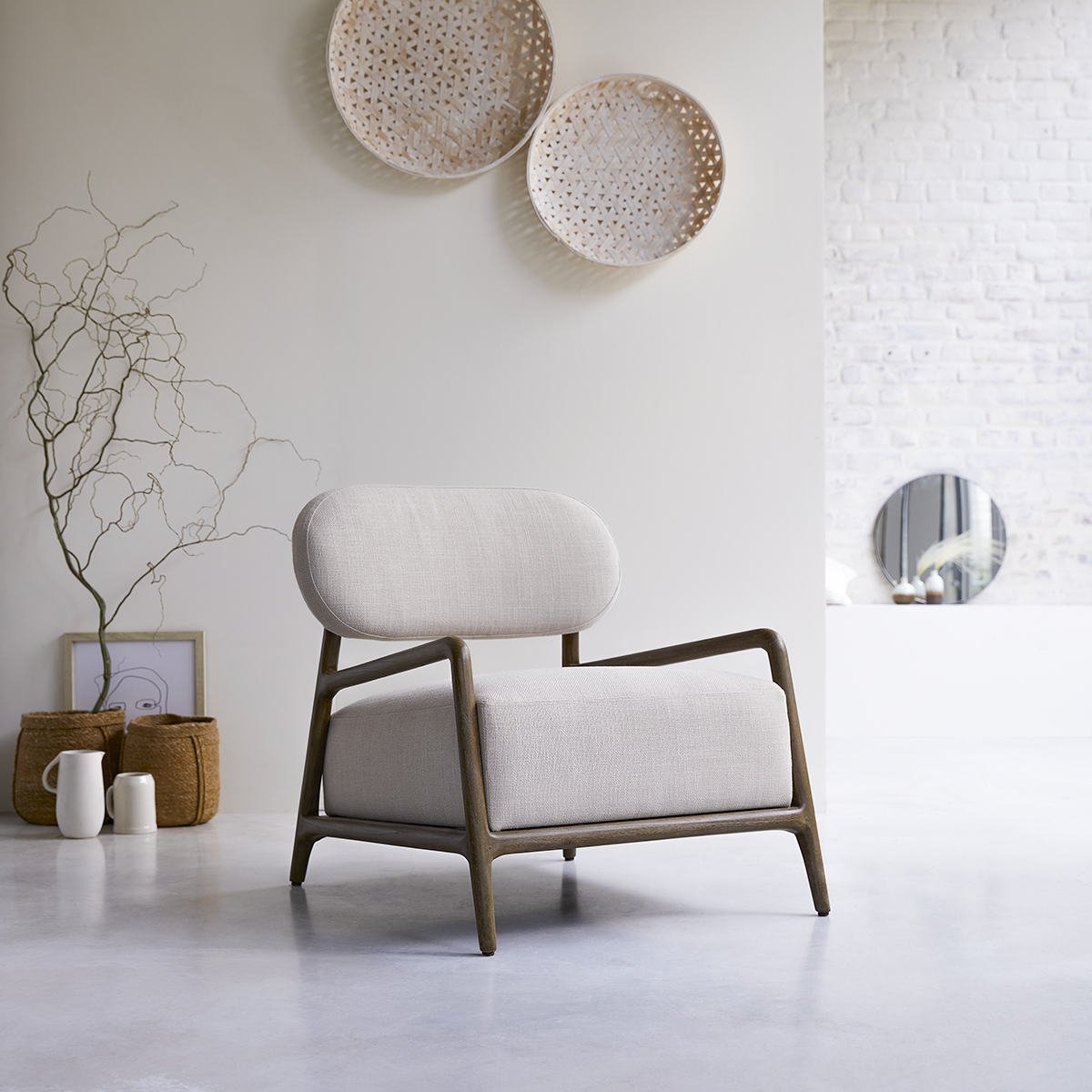 Sillón de madera de mindi macizo Romane Sillón de madera de mindi macizo Romane