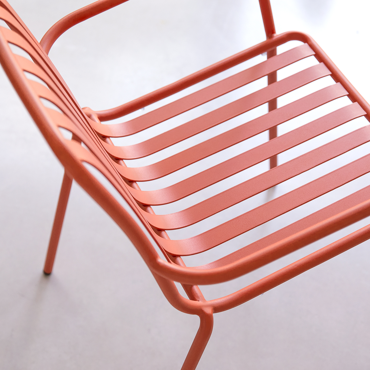 Sillón de metal Gaby orange Sillón de metal Gaby orange