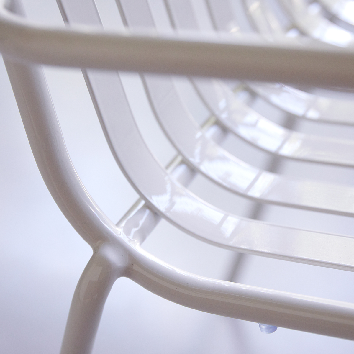 Sillón de metal Gaby white Sillón de metal Gaby white