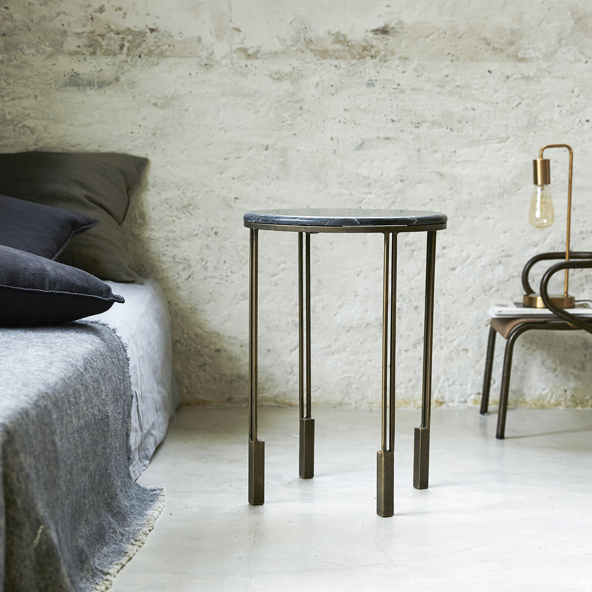 Simëon metal and marble Bedside table Simëon metal and marble Bedside table