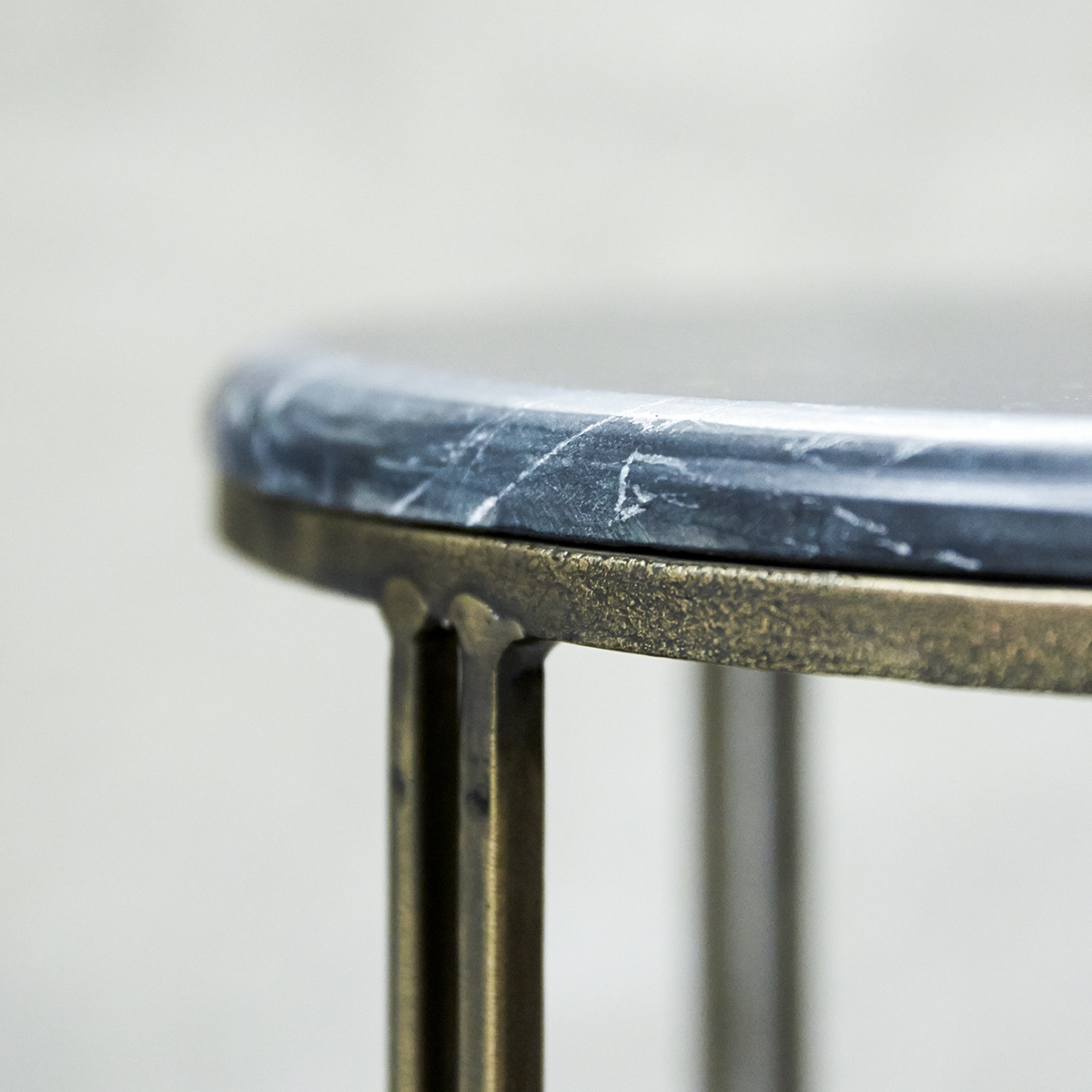 Simëon metal and marble Bedside table Simëon metal and marble Bedside table