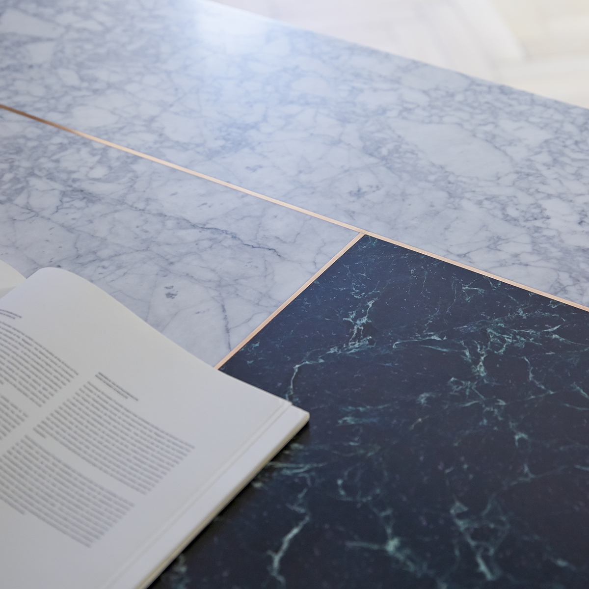 Stonepiet table in oak and marble: 201x101 cm Stonepiet table in oak and marble: 201x101 cm