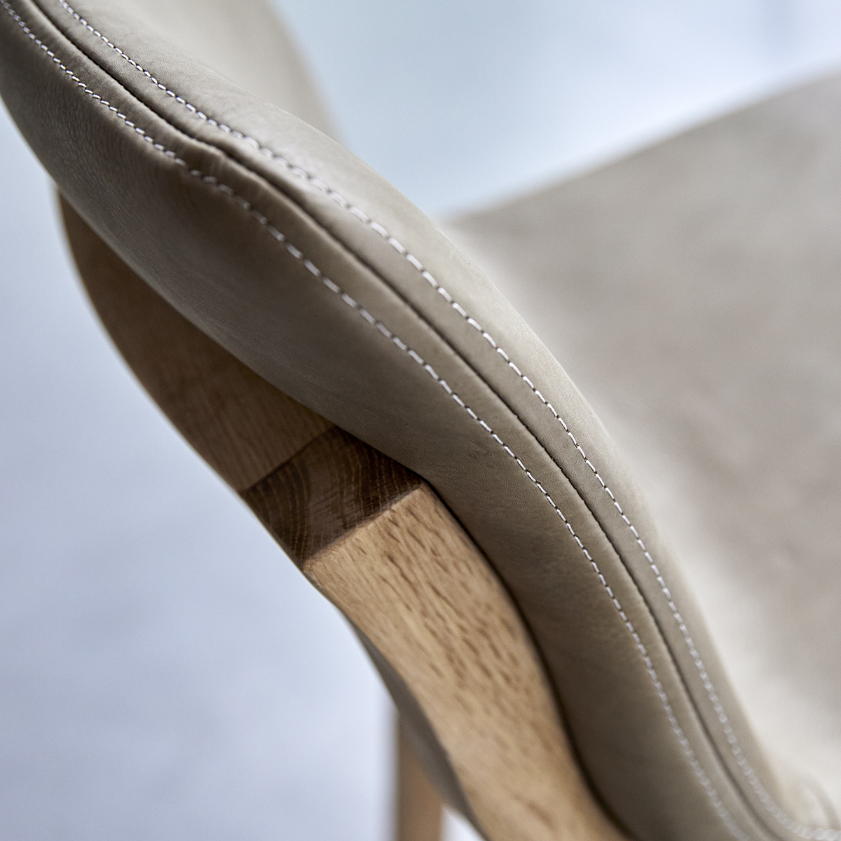 Stuhl aus Eiche Cocoon Cheyenne Stuhl aus Eiche Cocoon Cheyenne