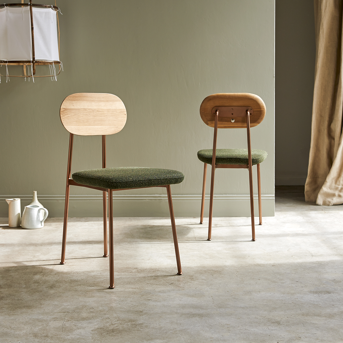 Stuhl aus Eiche Yutapi khaki Stuhl aus Eiche Yutapi khaki