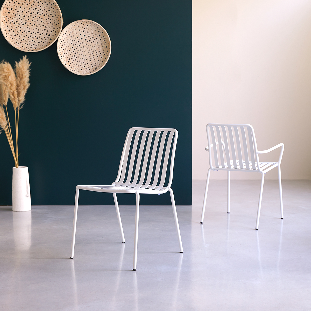 Stuhl Gaby White aus Metall Stuhl Gaby White aus Metall