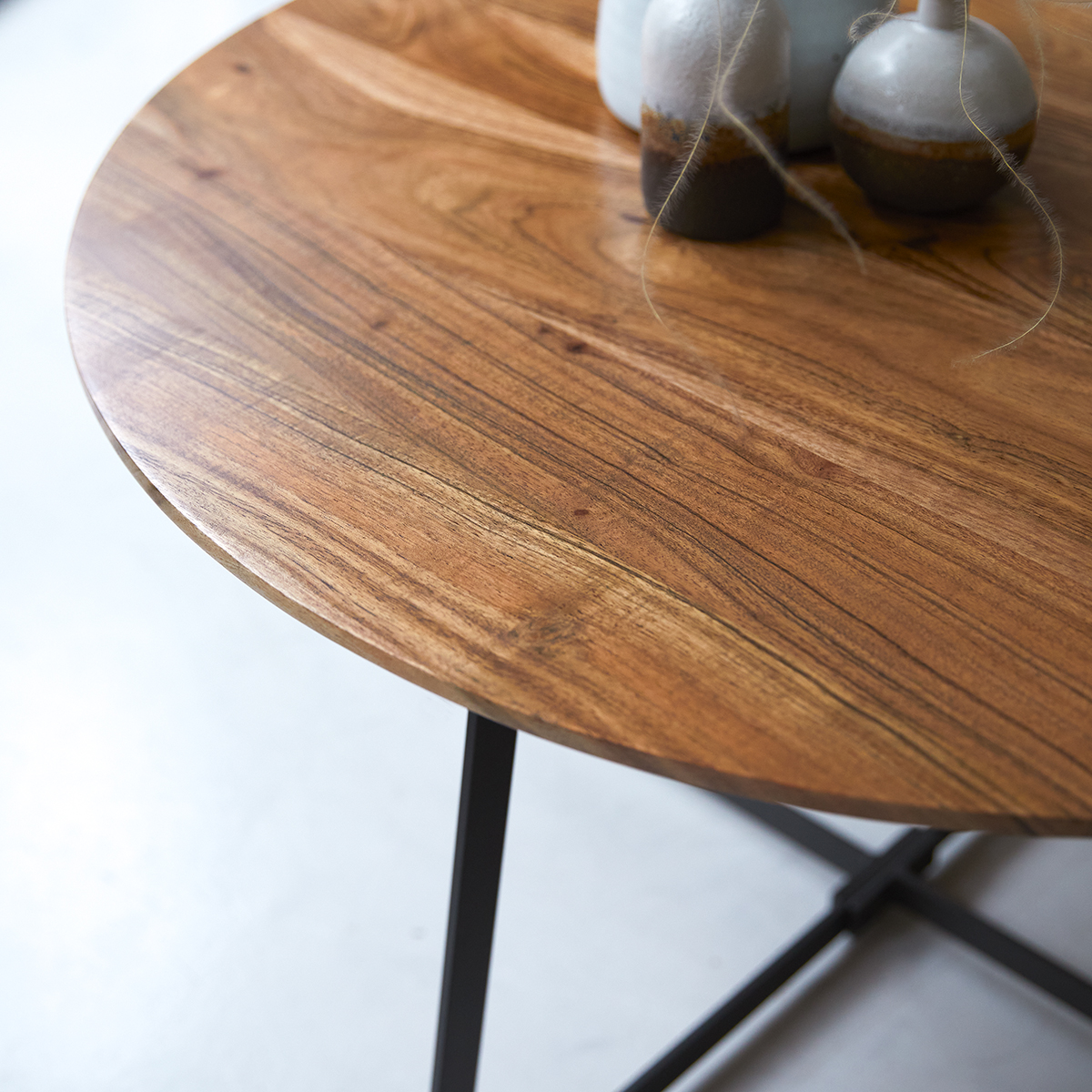 Table basse en acacia massif Temis Table basse en acacia massif Temis