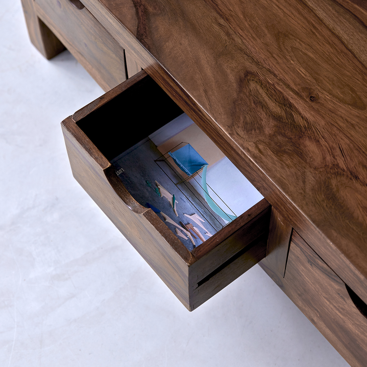 Table basse en palissandre massif Oliver Table basse en palissandre massif Oliver