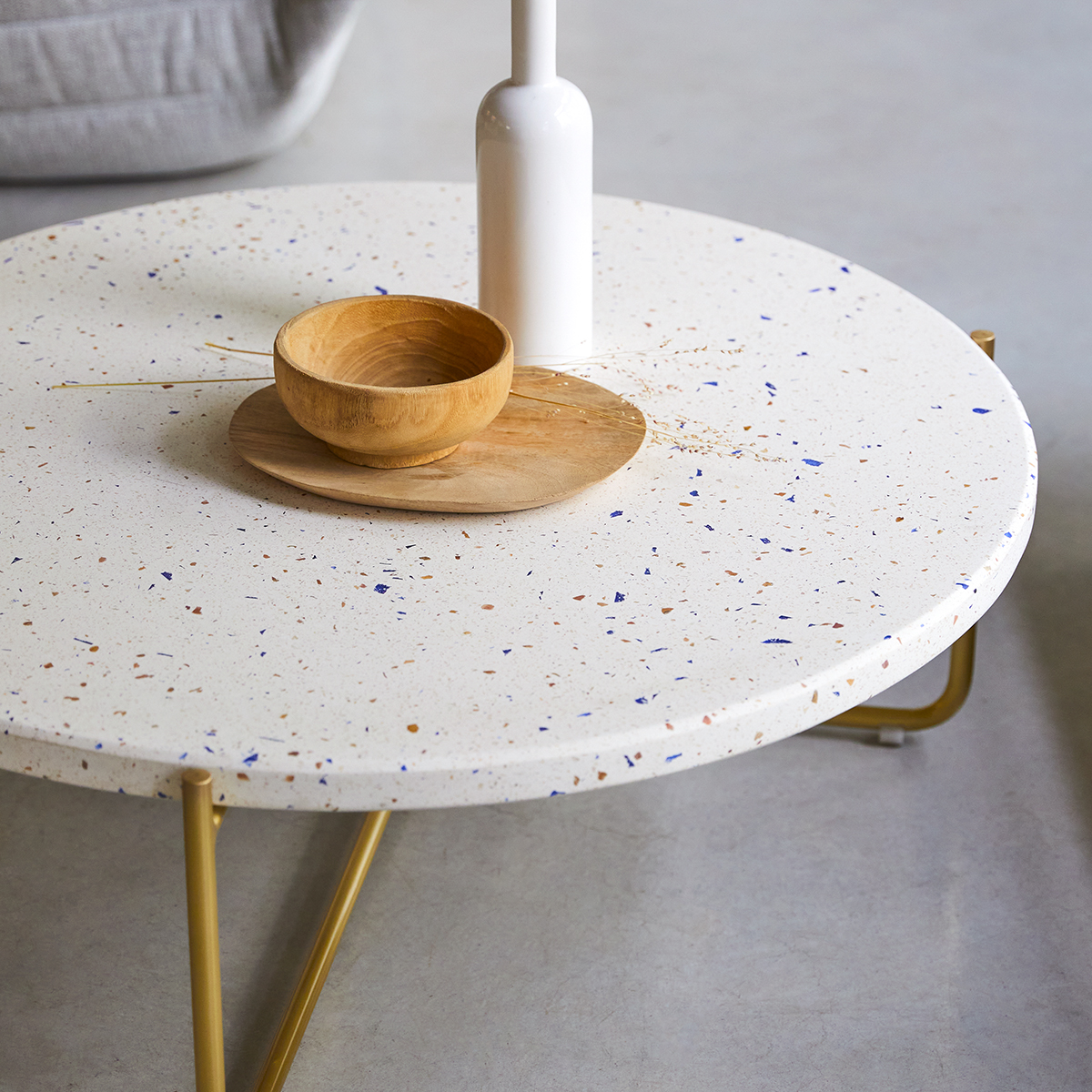 Table basse en terrazzo et métal Anatole confetti Table basse en terrazzo et métal Anatole confetti
