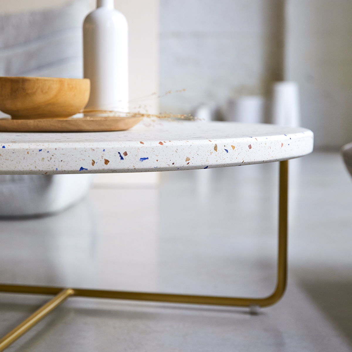 Table basse en terrazzo et métal Anatole confetti Table basse en terrazzo et métal Anatole confetti