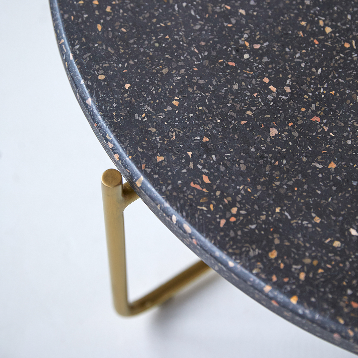 Table basse en terrazzo et métal Anatole grey Table basse en terrazzo et métal Anatole grey