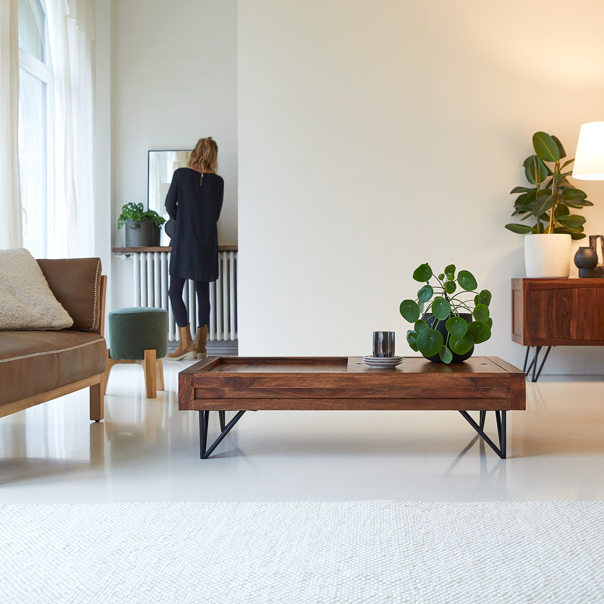 Table basse rangement en palissandre massif Bonnie Table basse rangement en palissandre massif Bonnie