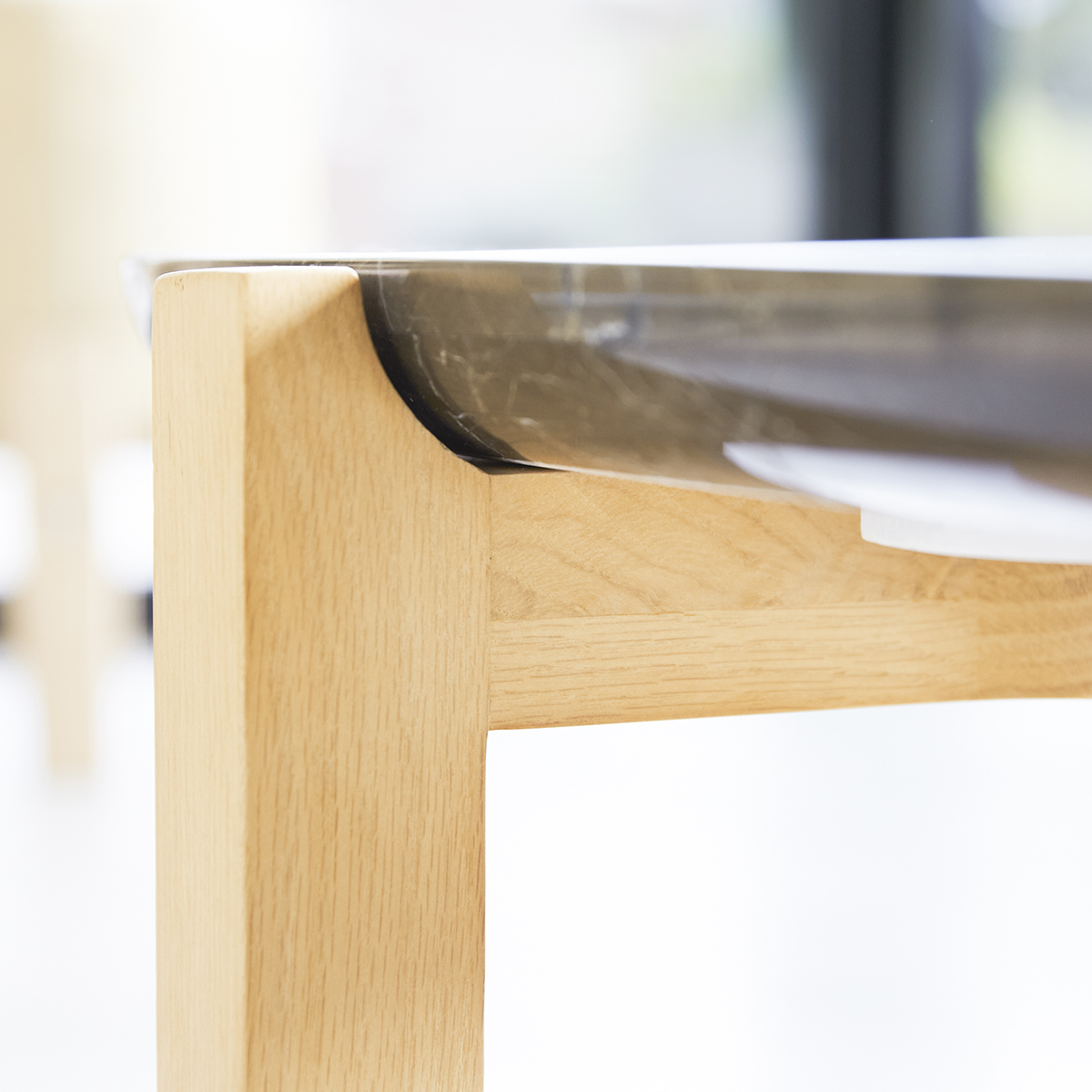 Table basse Stoneleaf en chêne massif et marbre 130x45 Table basse Stoneleaf en chêne massif et marbre 130x45