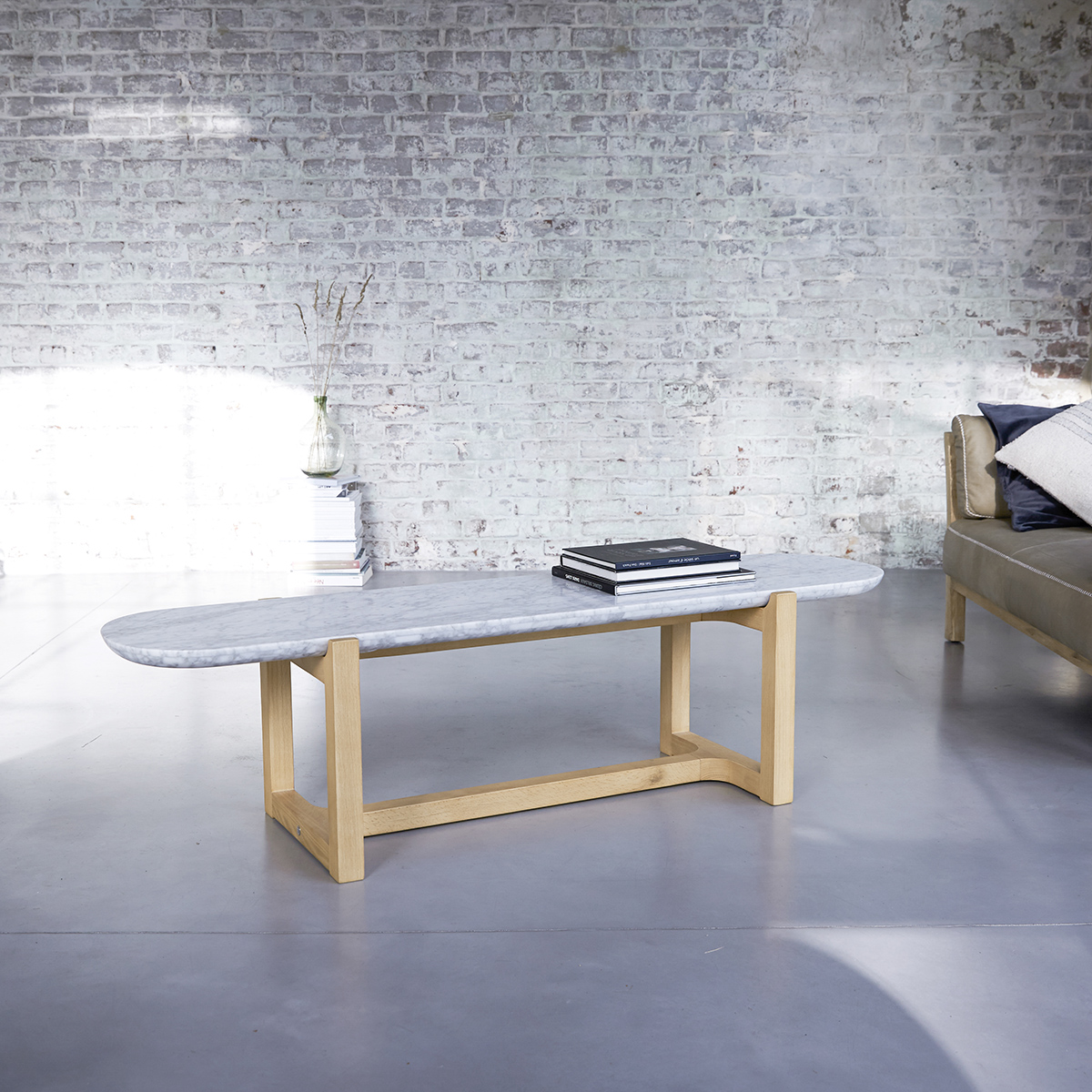 Table basse Stoneleaf en chêne massif et marbre 170x45 Table basse Stoneleaf en chêne massif et marbre 170x45