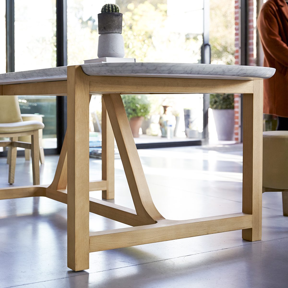 Table Stoneleaf en chêne massif et marbre 180x95 Table Stoneleaf en chêne massif et marbre 180x95