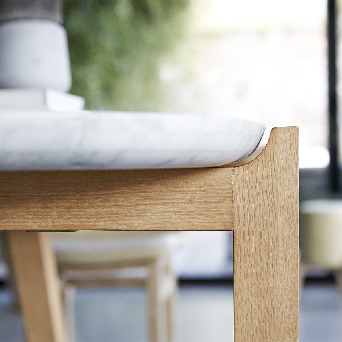 Table Stoneleaf en chêne massif et marbre 180x95 Table Stoneleaf en chêne massif et marbre 180x95