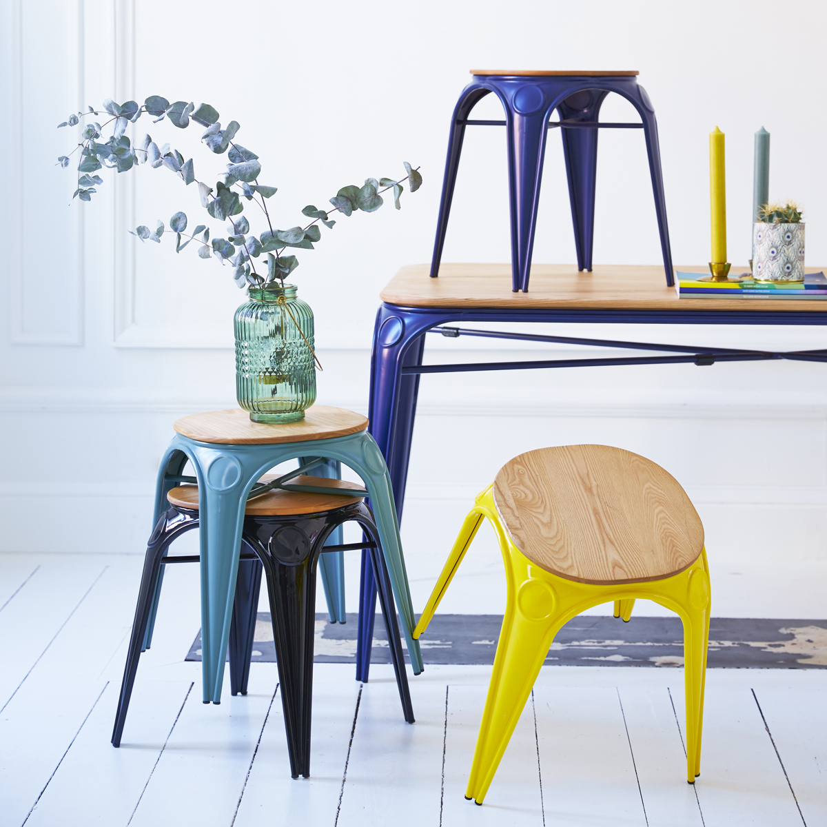 Tabouret en métal et saule Sam navy Tabouret en métal et saule Sam navy