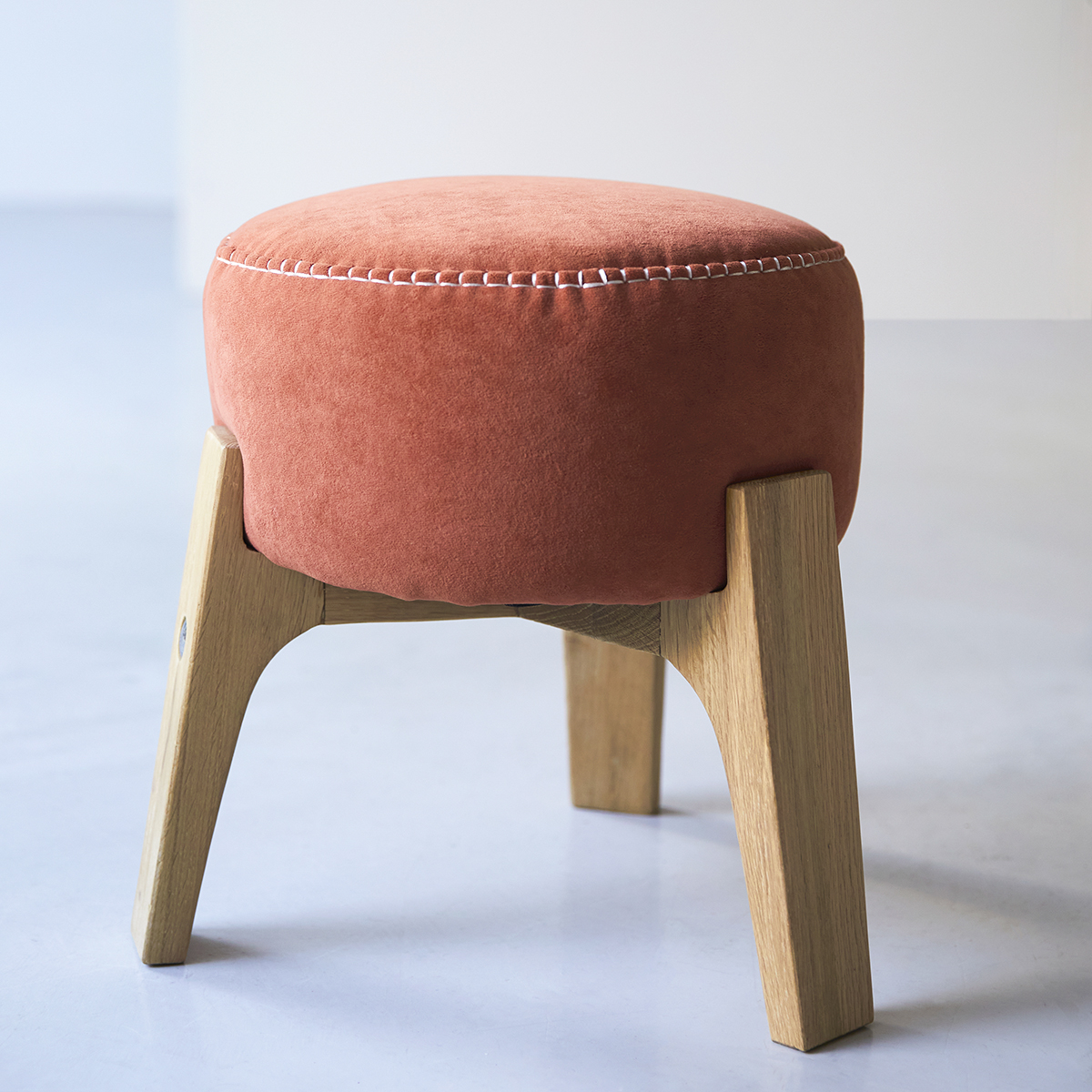 Taburete de roble macizo Drum S Sienna Taburete de roble macizo Drum S Sienna