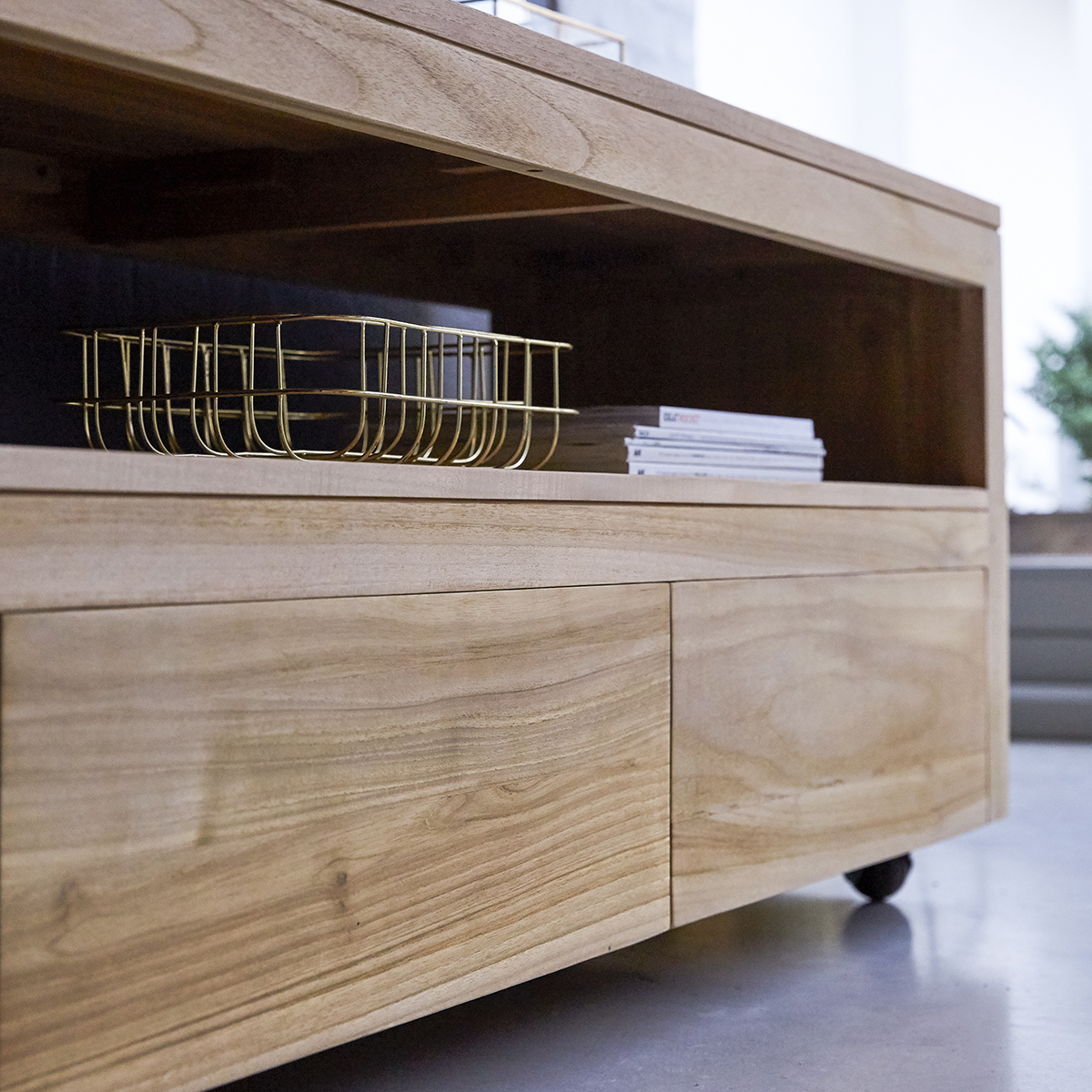 TV Schrank aus massivem Teakholz Anoa 180 cm TV Schrank aus massivem Teakholz Anoa 180 cm