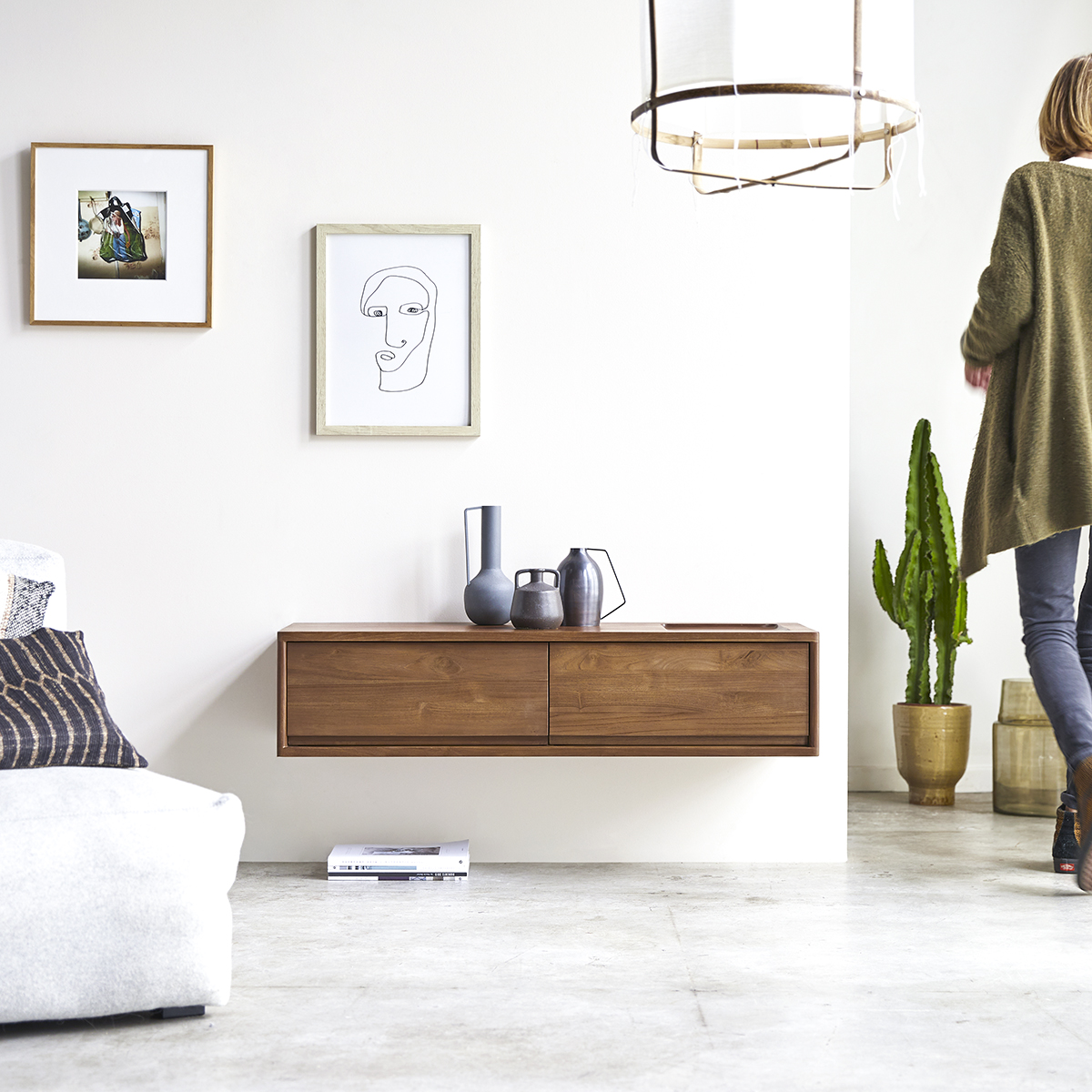 TV-Wandregal 110 Circa aus Teak 2 Schubladen TV-Wandregal 110 Circa aus Teak 2 Schubladen