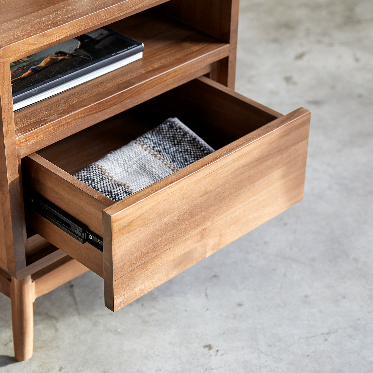 Twist solid teak Bedside Table Twist solid teak Bedside Table