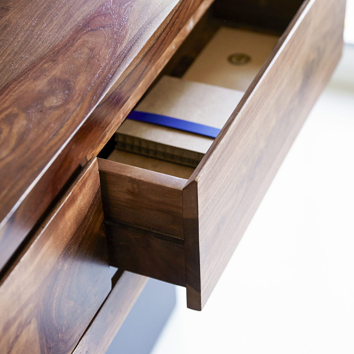 Villa solid sheesham wall-mounted console table Villa solid sheesham wall-mounted console table