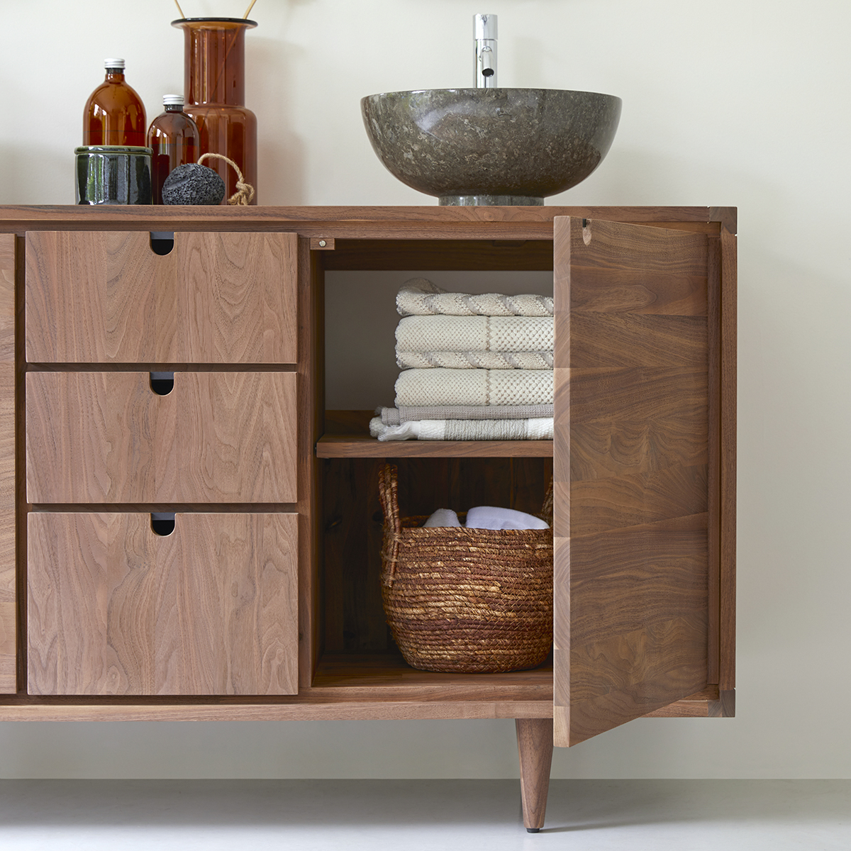 Waschtisch aus Nussbaum 145 Jonàk Walnut Waschtisch aus Nussbaum 145 Jonàk Walnut