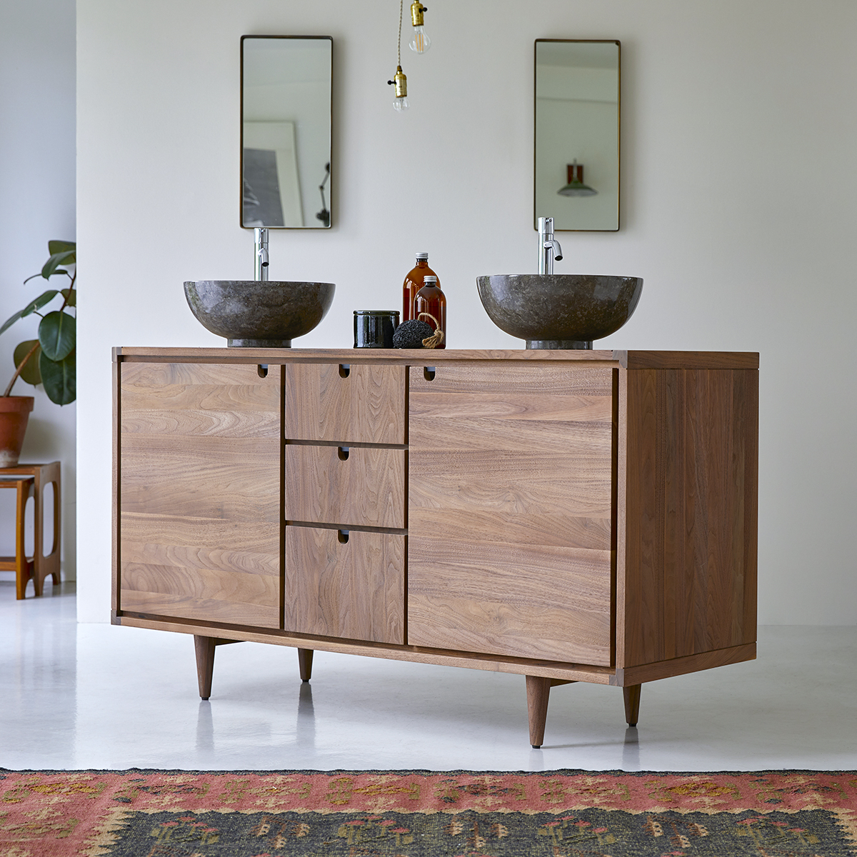 Waschtisch aus Nussbaum 145 Jonàk Walnut Waschtisch aus Nussbaum 145 Jonàk Walnut