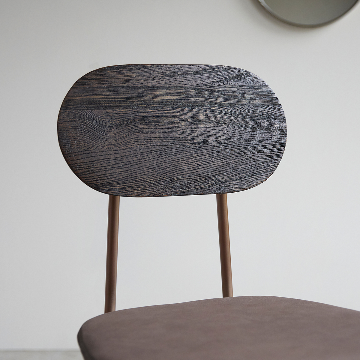 Yutapi Mohawk Choco solid oak chair Yutapi Mohawk Choco solid oak chair
